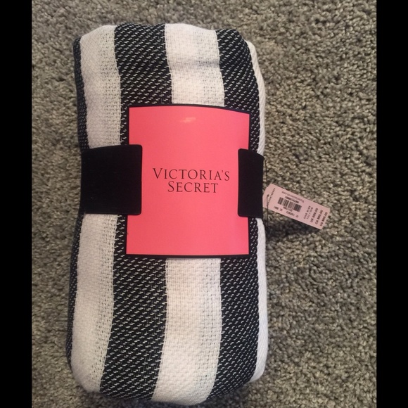 Victoria's Secret Other - Victorias Secret Big Beach Blanket