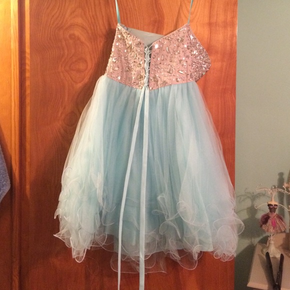 Short sequined dress - Picture 3 of 4