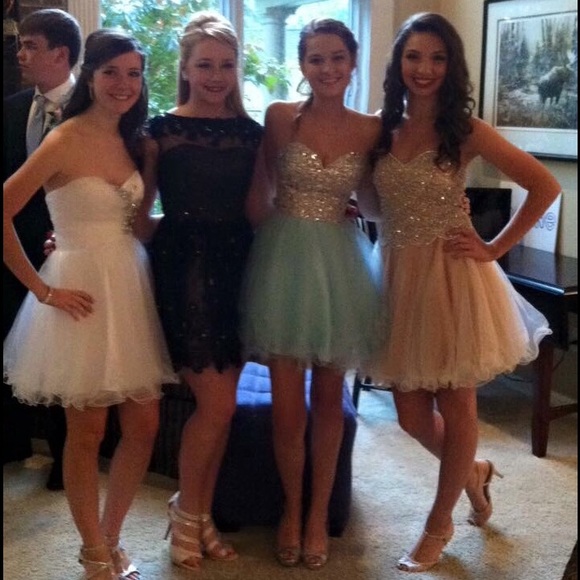 Short sequined dress - Picture 4 of 4