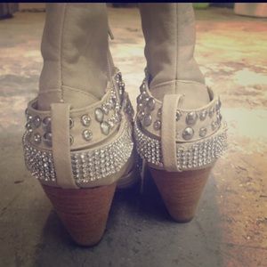 BUCKLE BOOTS LIKE NEW