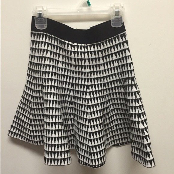 forever 21 cute skirt!! - Picture 1 of 3
