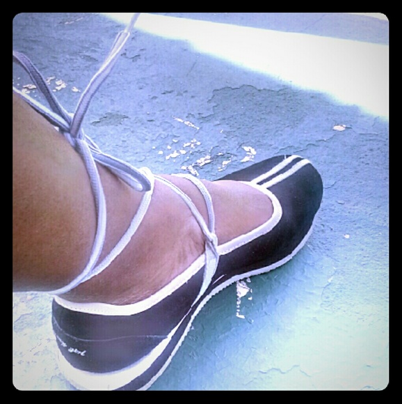 Tommy Girl ballet flats