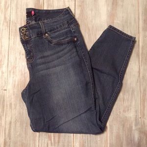 Torrid Medium Wash Jegging