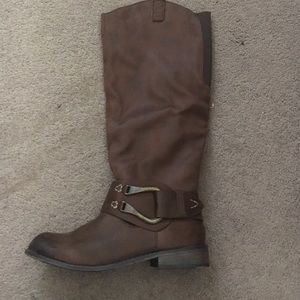 NIB boots