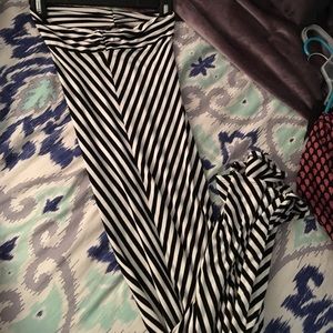 Black and white maxi skirt