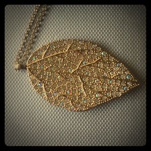 Gold Platted Leaf necklace