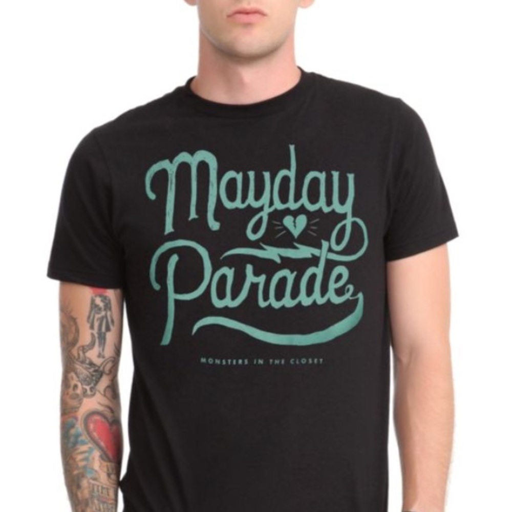 Mayday Parade "Monsters In The Closet" Tee Shirt💙