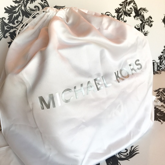 ๐ NWT! Michael Kors Leather 3 Piece Set! - Picture 6 of 9