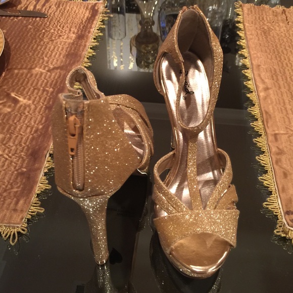 New Gold Glitter Heel Accented With Back Zipper