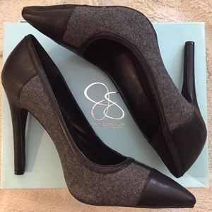 JS Jari Black & Gray Pumps Sz 8