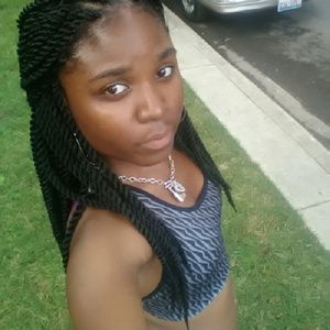 Meet your Posher, Briana