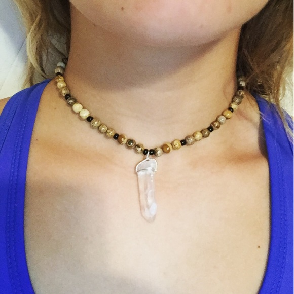 Stone choker with crystal pendant - Picture 1 of 1