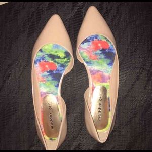 Madden girl beige flats. NEVER WORN w/box.