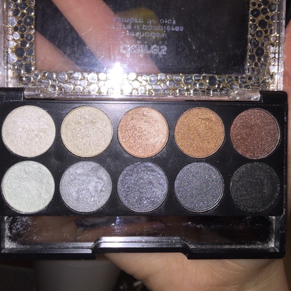 Claire's eyeshadow kit!