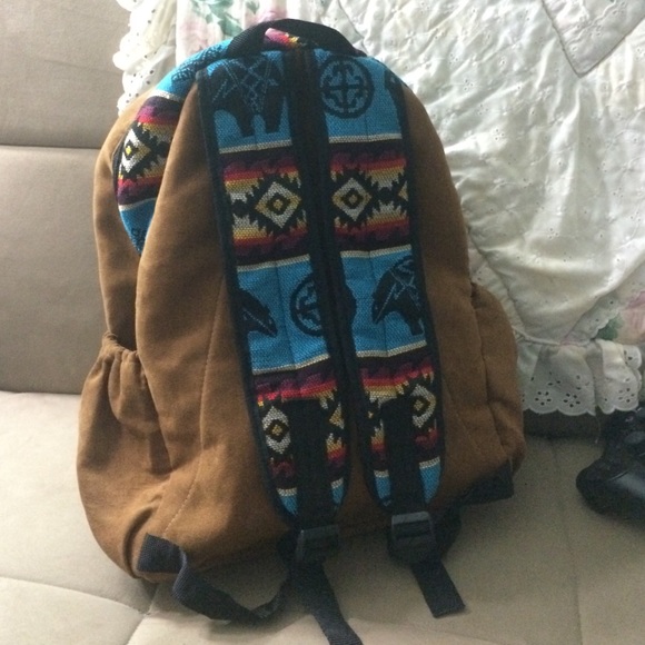 Native backpack - Picture 2 of 3