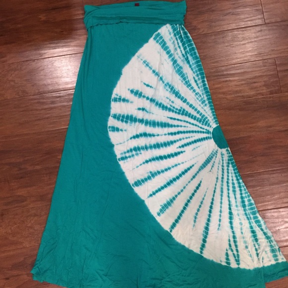 Beautiful beach skirt ! Size large