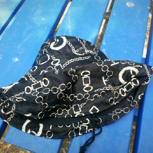 Floppy hat - Picture 2 of 3