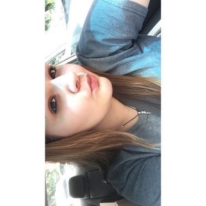 Meet your Posher, Alexis