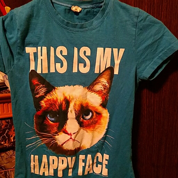 Grumpy Cat Shirt. - Picture 1 of 1