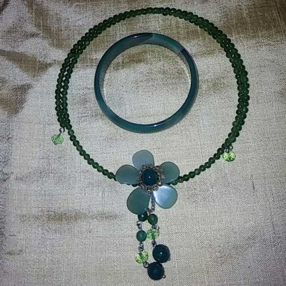 Thai Jade Bead Choker with hang Flower,set withJad