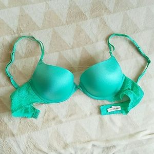 Aerie pushup bra, Maddie.