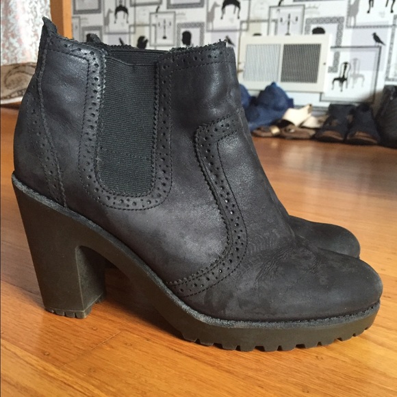 Sperry Leather 3.5" Heeled Chelsea Boots size 8.5