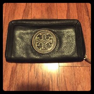 Tory Butch wallet