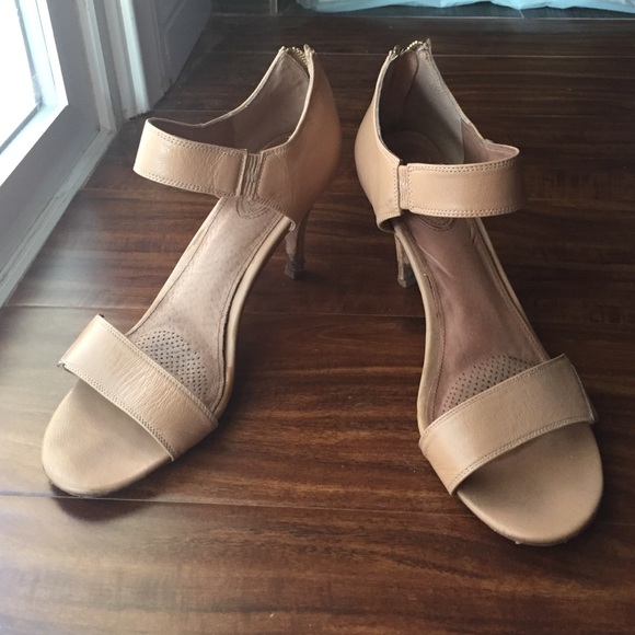 Corso como nude leather heels sz 9