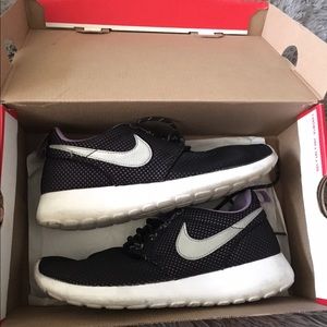 Nike roshes