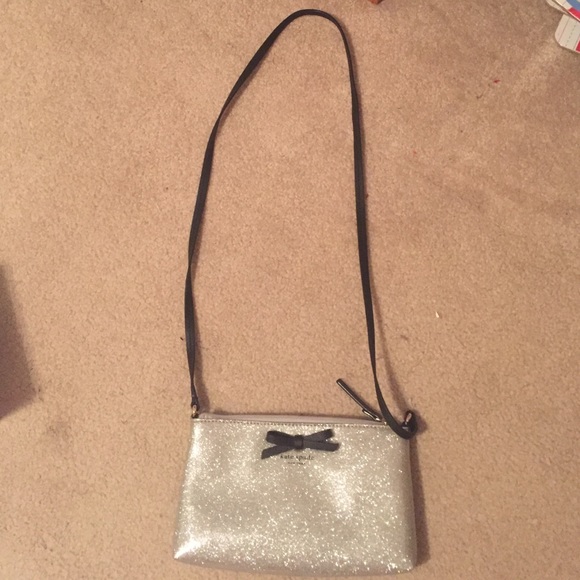🎀FINAL MARKDOWN🎀 Kate Spade Silver Crossbody
