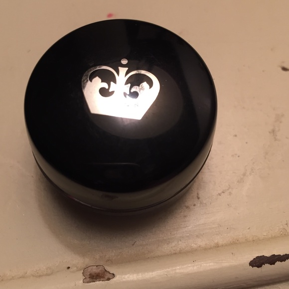Black eyeliner!!!!