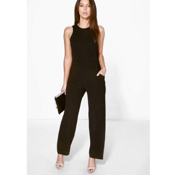 Black sleeveless boohoo jumpsuit
