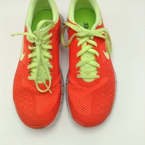 Women's Nike Free Tennis Shoes Size 7