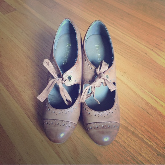 Restricted Wedge Heels Size 8 Brown