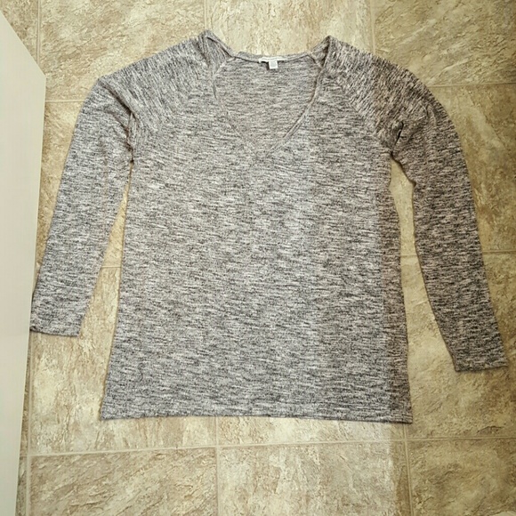 🔴SOLD On Merc🔴 American Eagle V-Neck Sweater