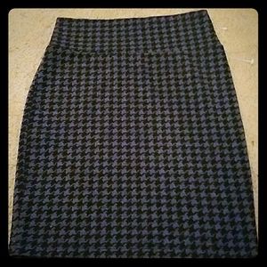 Houndstooth knit pencil skirt