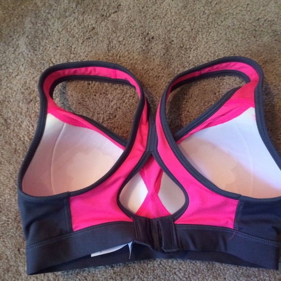 Pink sports bra - Picture 2 of 3