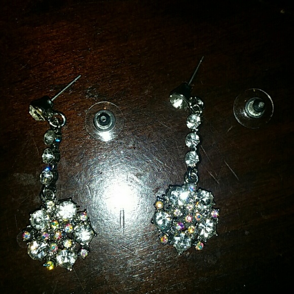 earrings - Picture 2 of 3