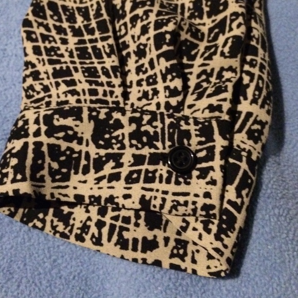 Patterned top - Picture 4 of 4