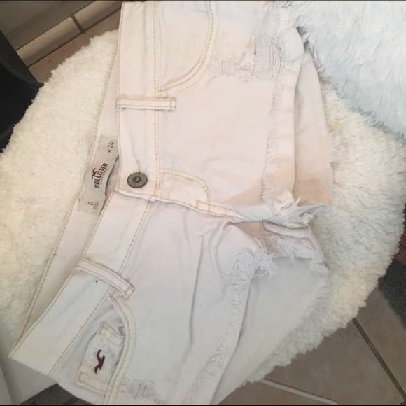 White hollister shorts