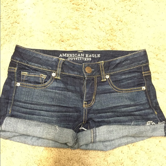 NWOT American Eagle short shorts! Size 4. Stretch!