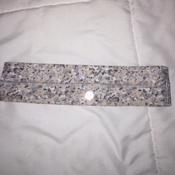 Grey lulu headband!