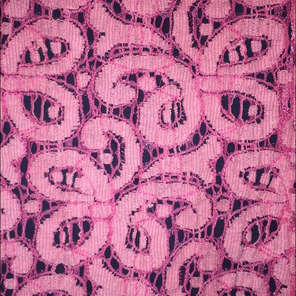 Pink lace shift dress - Picture 2 of 4