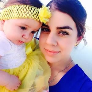 Meet your Posher, Yaneth