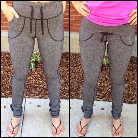 ✨ISO✨ Lululemon Skinny Will Pant - Picture 3 of 3
