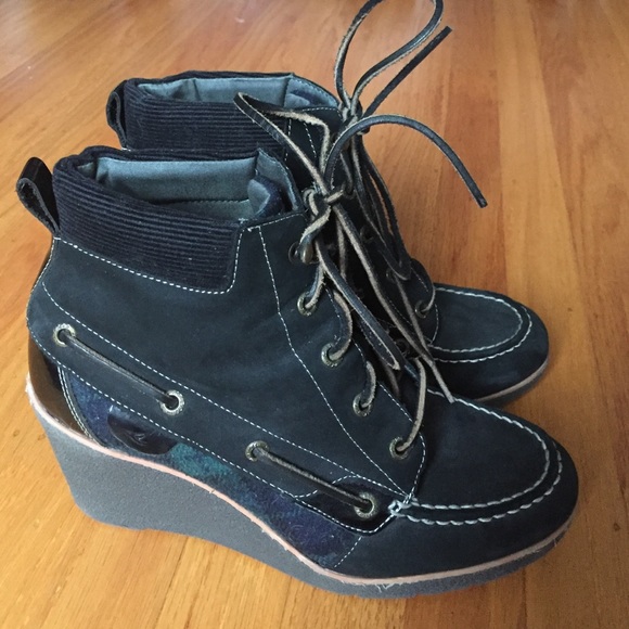 Dark Green Comfy Plaid Sperry Wedge Boots Size 8