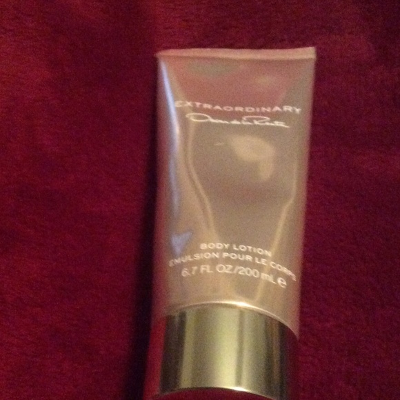 Oscar de la Renta Extraordinary lotion