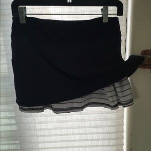 Black lululemon running skirt