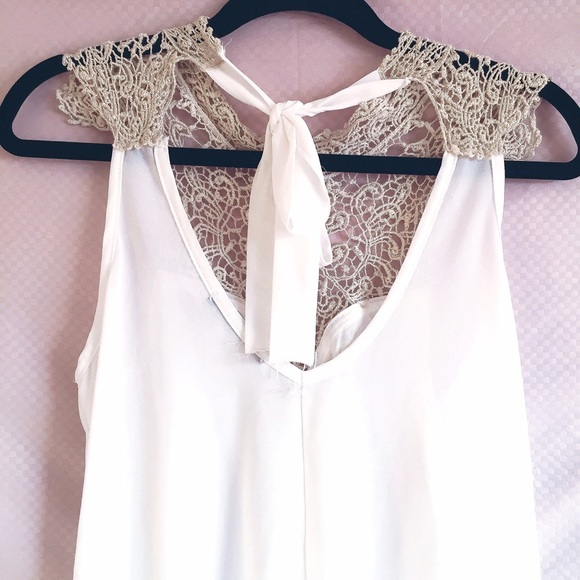 🚫SOLD🚫 Golden Shimmer Lace White Top - Picture 3 of 4