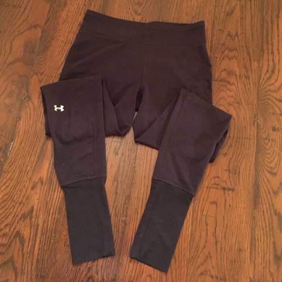Under Armour black leggings